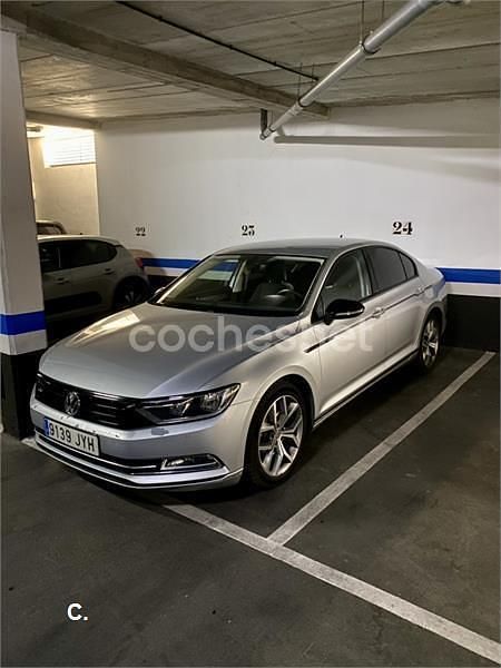 Gris / plata Usado 2017 VW Passat Advance Berlina | 14.750 € (Precio justo) - Imagen 1/4