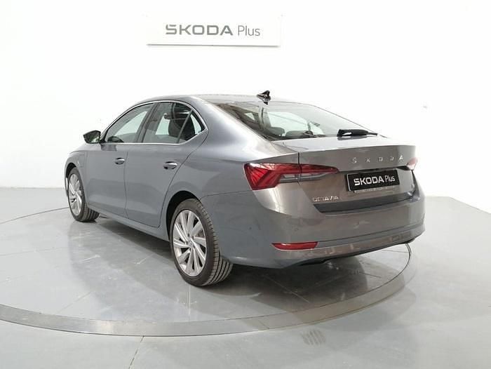 Usado Skoda Octavia Style 204 CV (150 kW) 2025 Gris