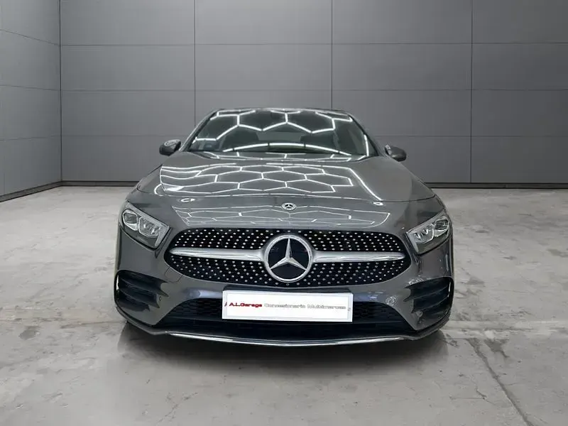 Usado Mercedes A250 218 CV (160 kW) 2022 Gris / plata Berlina