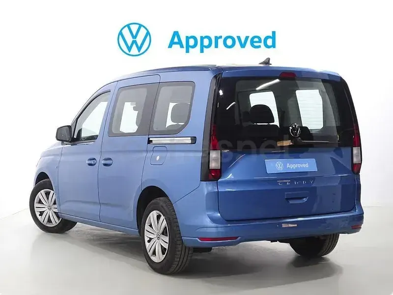 Usado VW Caddy 102 CV (75 kW) 2024 Azul Monovolumen