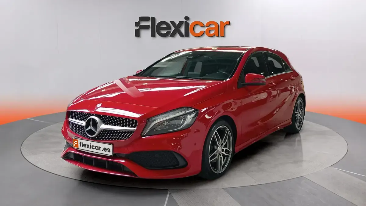 Usado Mercedes A200 AMG line 136 CV (100 kW) 2017 Rojo Utilitario