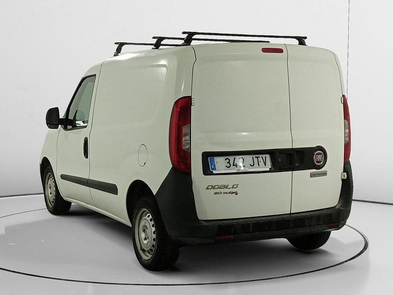 Usado Fiat Doblò 95 CV (69 kW) 2016 Blanco Monovolumen