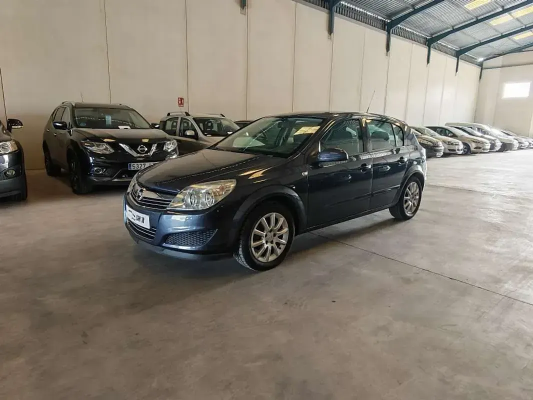 Usado Opel Astra Cosmo 99 CV (72 kW) 2007 Gris Utilitario