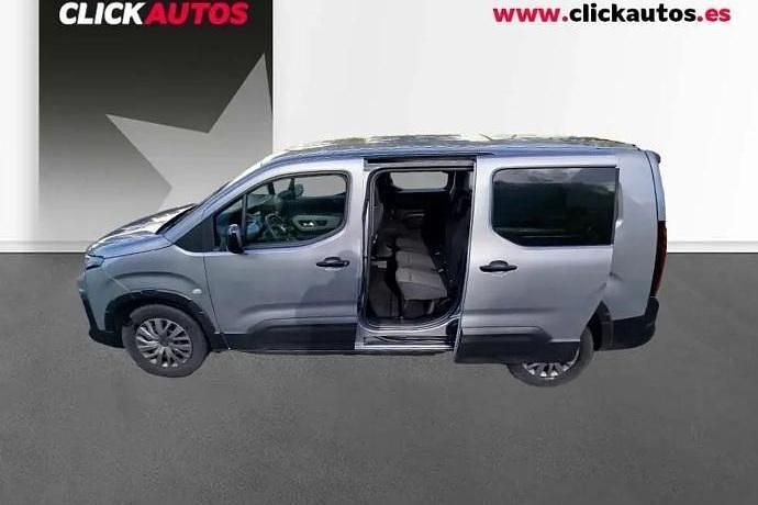 Usado Peugeot Rifter Allure 100 CV (73 kW) 2025 Monovolumen