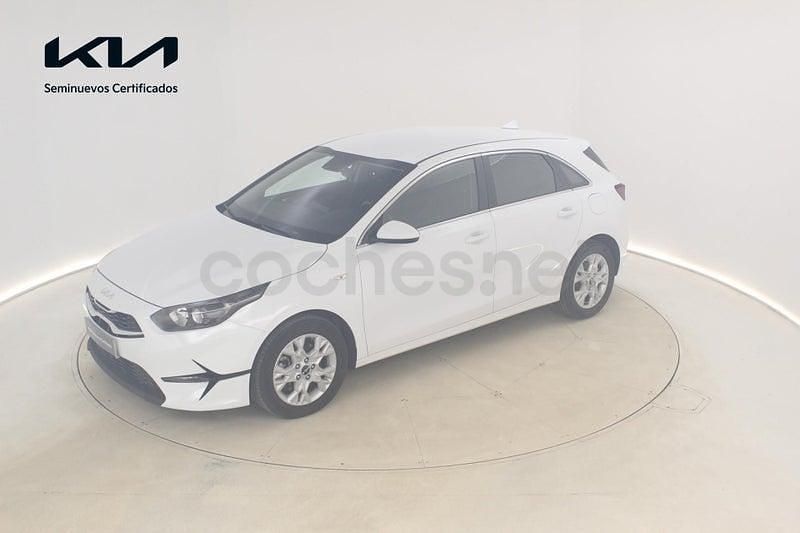 Usado Kia Ceed 100 CV (73 kW) 2025 Blanco Utilitario