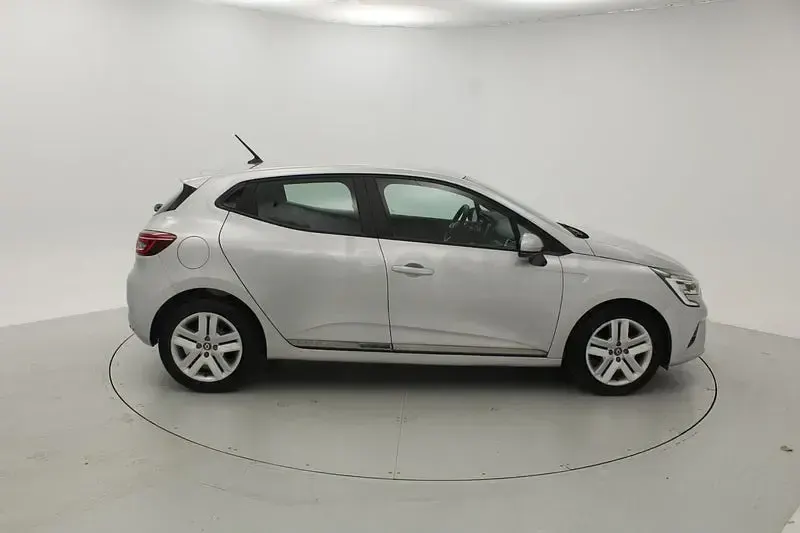 Usado Renault Clio V Zen 100 CV (73 kW) 2020 Gris / plata Berlina