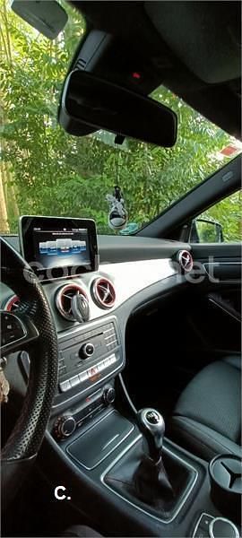 Usado Mercedes CLA200 Shooting Brake AMG line 136 CV (100 kW) 2016 Negro Familiar