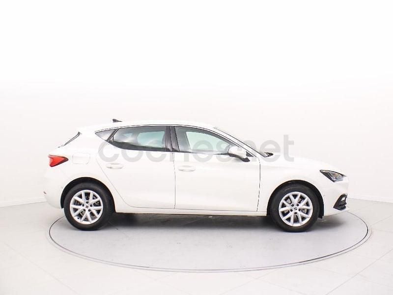 Usado Seat Leon Style 116 CV (85 kW) 2025 Blanco Berlina