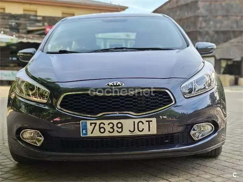Usado Kia Ceed GT 90 CV (66 kW) 2015 Negro Berlina