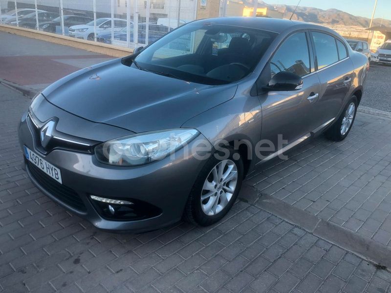 Gris / plata Usado 2014 Renault Fluence LIMITED Berlina | 6499 € (Precio justo) - Imagen 1/4