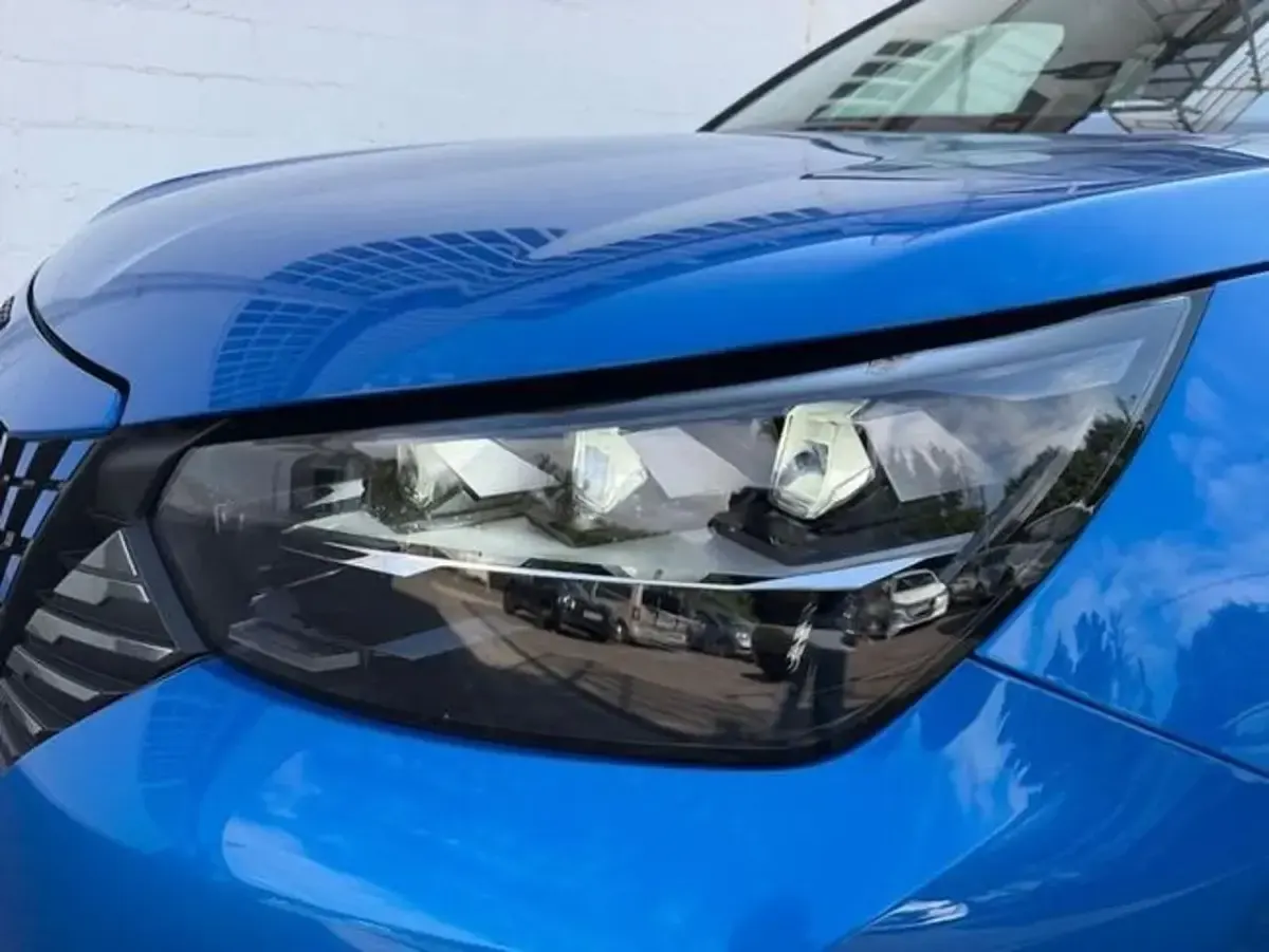 Usado Peugeot 2008 130 CV (95 kW) 2024 Azul SUV