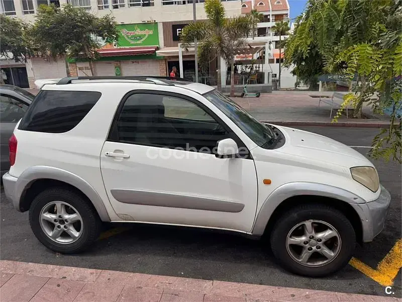 Usado Toyota RAV4 Luna 125 CV (91 kW) 2003 Blanco SUV