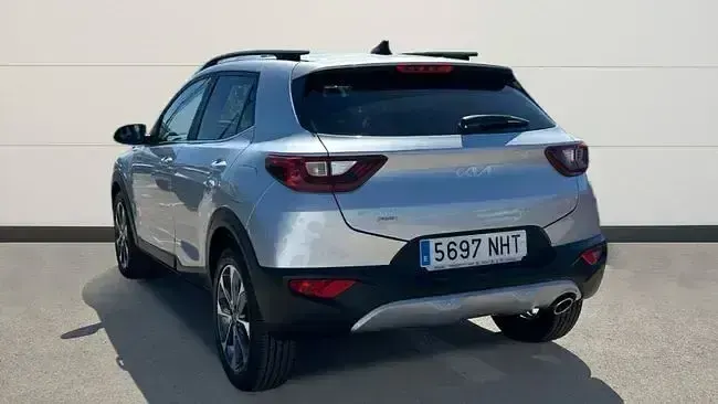 Usado Kia Stonic Style 100 CV (73 kW) 2025 Gris SUV