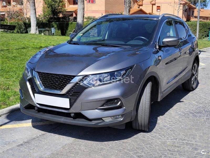 Usado Nissan Qashqai Acenta 160 CV (117 kW) 2020 Gris / plata SUV