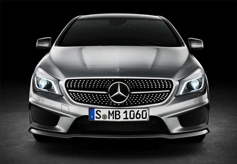 Rojo Usado 2017 Mercedes CLA180 Berlina | 19.399 € (Precio justo) - Imagen 1/1