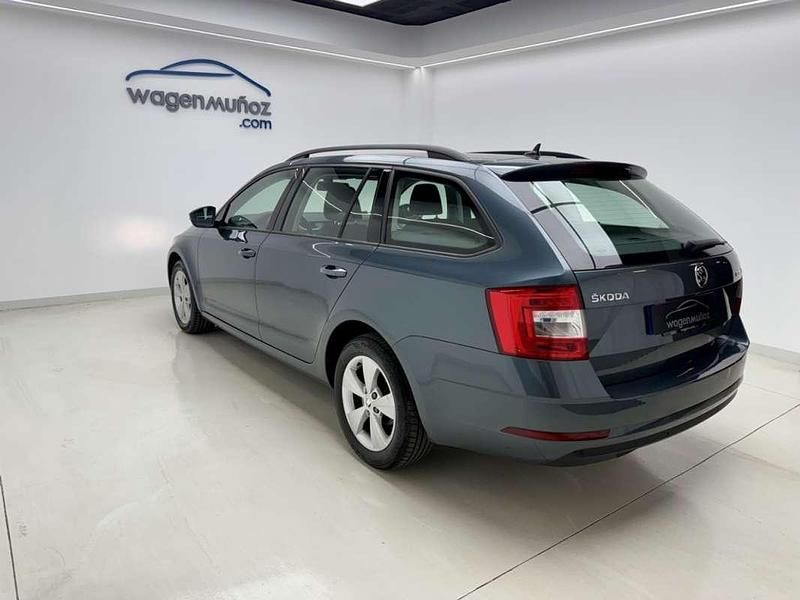 Usado Skoda Octavia Ambition 116 CV (85 kW) 2019 Gris Familiar