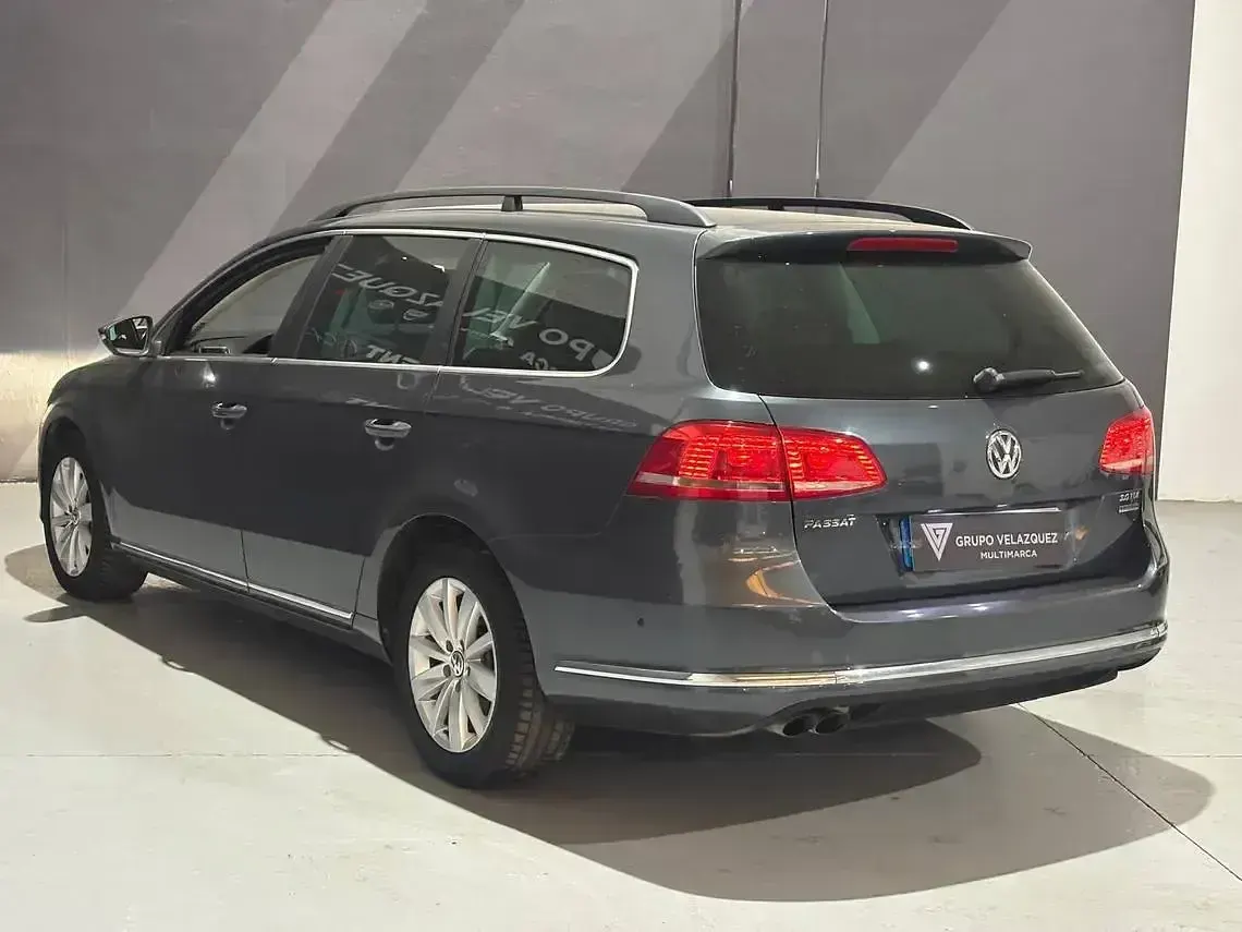 Usado VW Passat Advance 140 CV (102 kW) 2013 Gris / plata Familiar