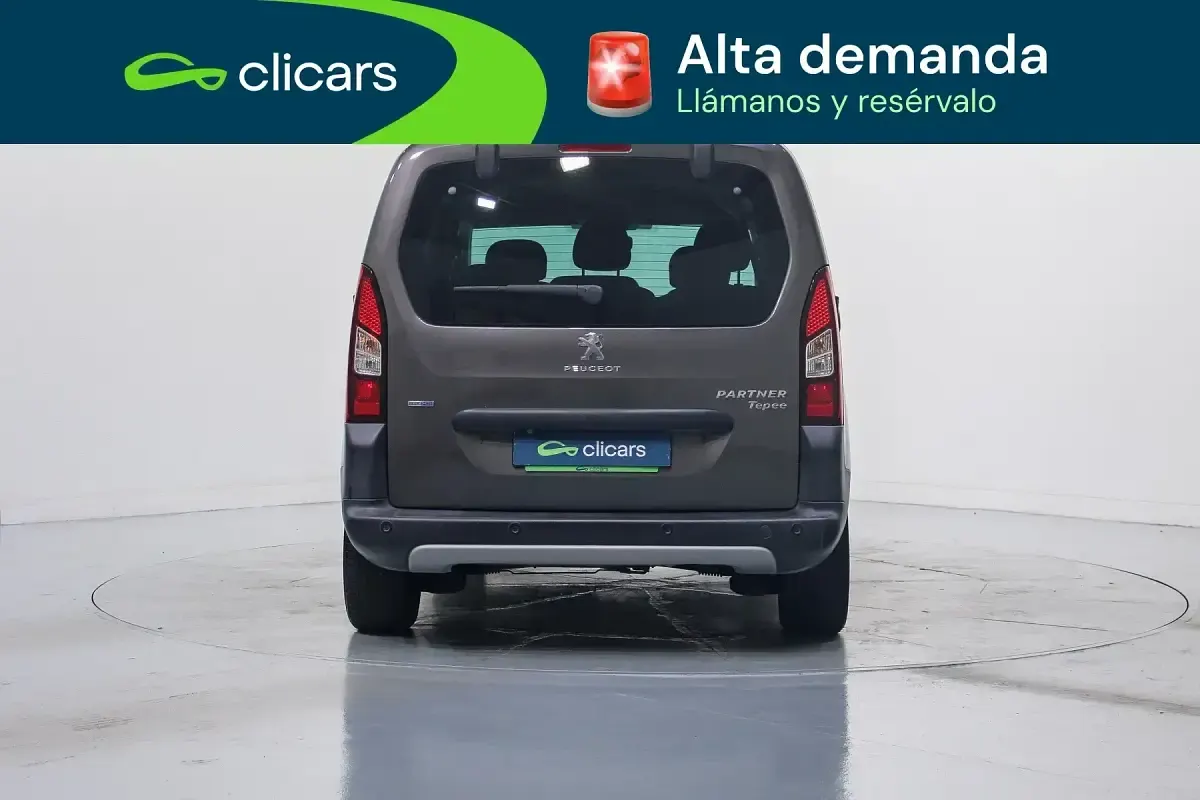 Usado Peugeot TePee Outdoor 100 CV (73 kW) 2016 Marrón Van