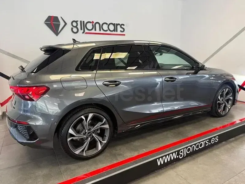 Usado Audi A3 150 CV (110 kW) 2022 Gris / plata Berlina