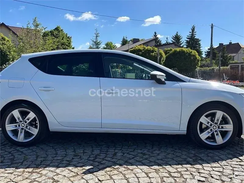 Usado Seat Leon FR 125 CV (91 kW) 2018 Blanco Berlina