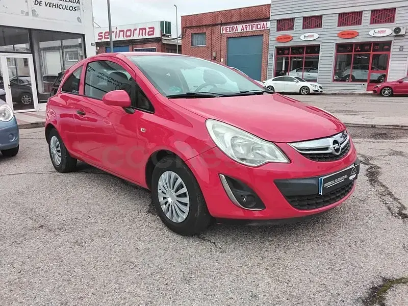 Usado Opel Corsa Essentia 85 HP (62 kW) 2012 Vermelho Citadino