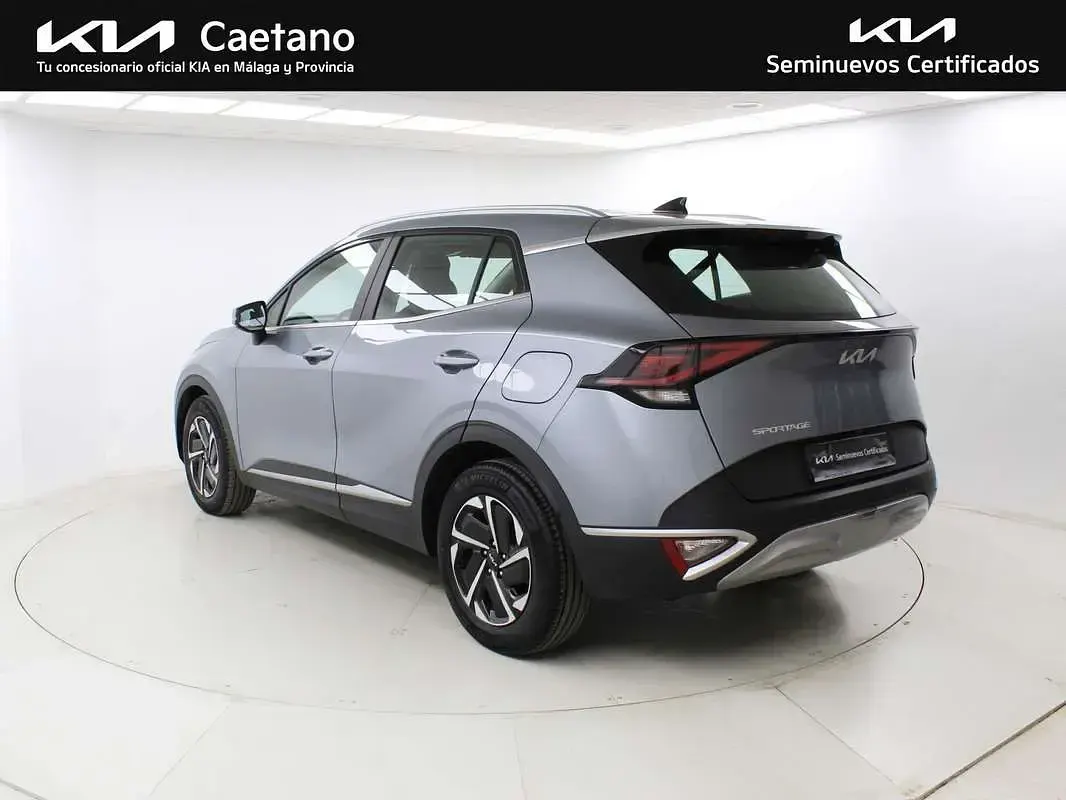Usado Kia Sportage 136 CV (100 kW) 2024 Plateado SUV