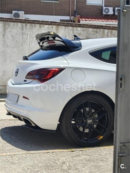 Usado Opel Astra GTC OPC 280 CV (205 kW) 2014 Blanco Berlina