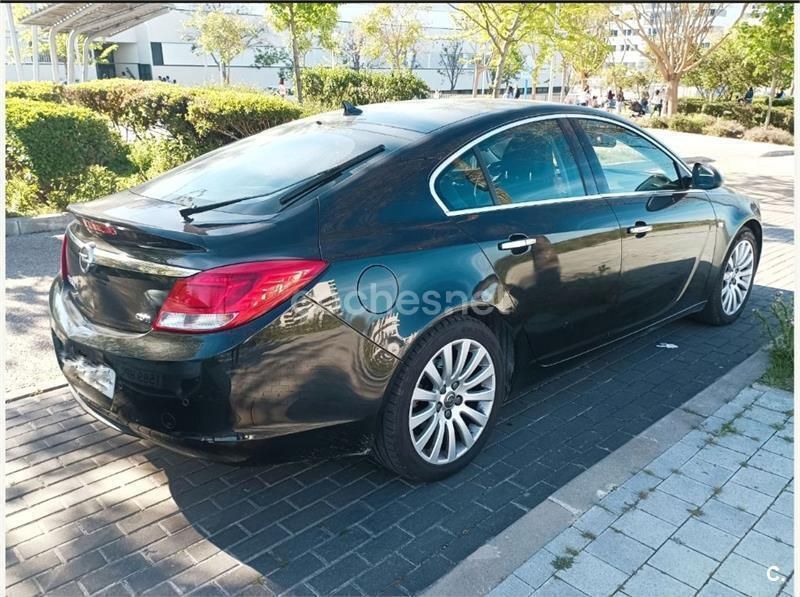Negro Usado 2010 Opel Insignia Cosmo Berlina | 3900 € - Imagen 1/3