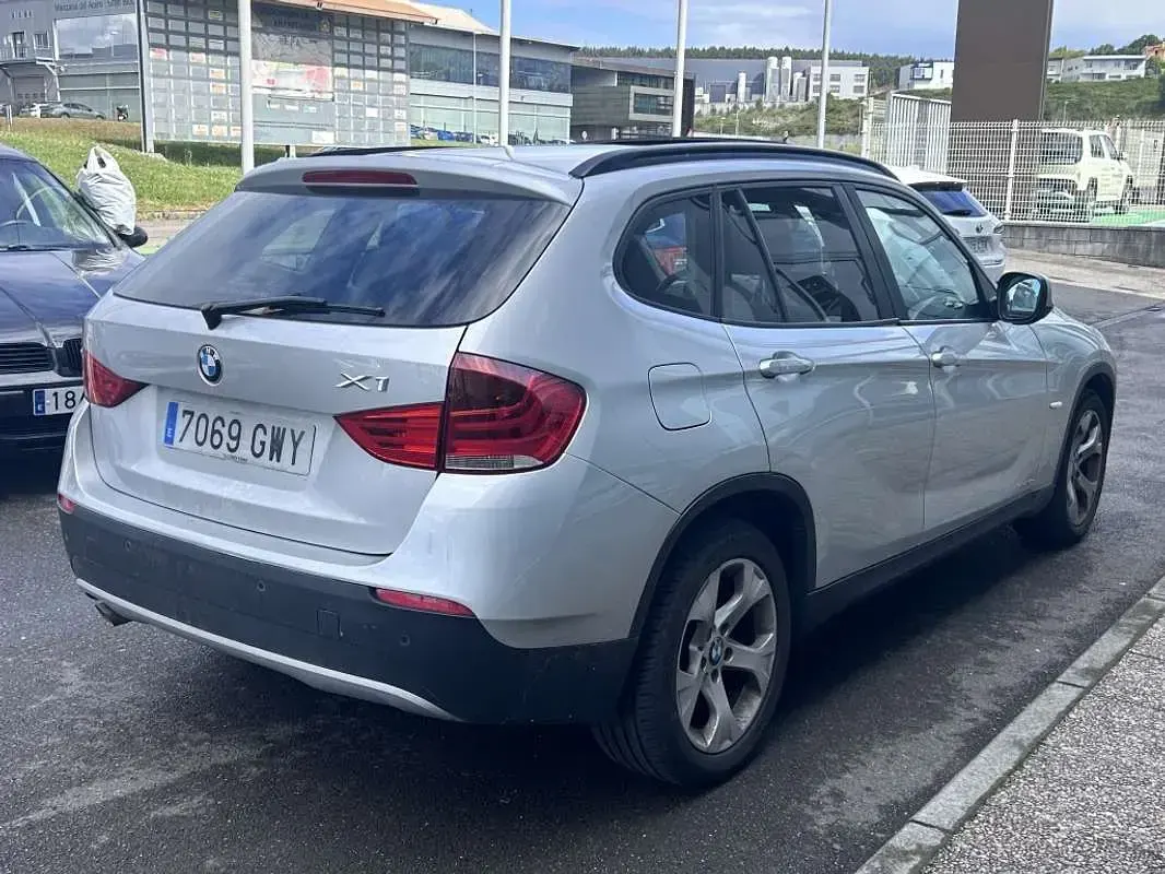 Usado BMW X1 143 CV (105 kW) 2010 Gris SUV