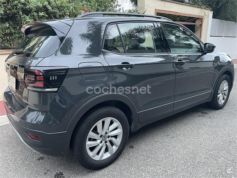 Usado VW T-Cross Advance 110 CV (80 kW) 2021 Gris / plata SUV