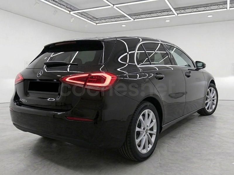 Usado Mercedes A250 218 CV (160 kW) 2020 Negro Berlina
