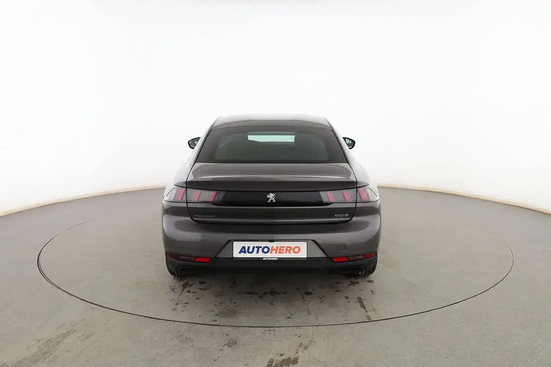 Usado Peugeot 508 Active 131 CV (96 kW) 2021 Gris Berlina