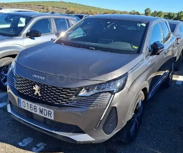 Usado Peugeot 3008 Allure 225 CV (165 kW) 2023 Gris / plata SUV