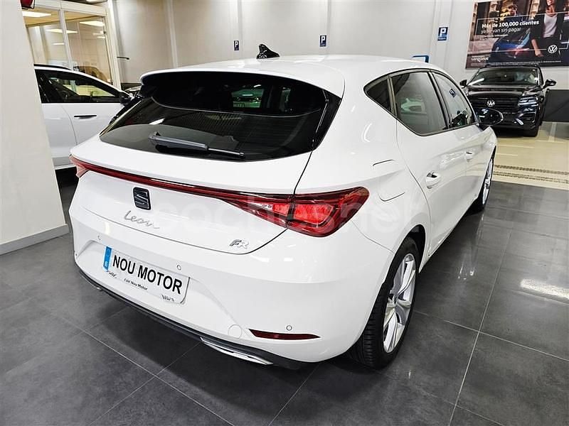 Usado Seat Leon FR 150 CV (110 kW) 2024 Blanco Berlina