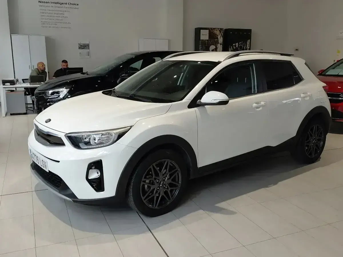 Usado Kia Stonic 120 CV (88 kW) 2020 Blanco SUV