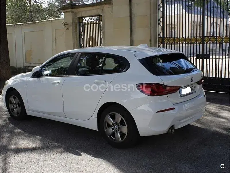 Usado BMW 118 136 CV (100 kW) 2022 Blanco Utilitario
