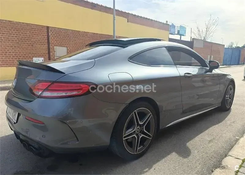 Usado Mercedes C220 194 CV (142 kW) 2018 Gris / plata Coupe