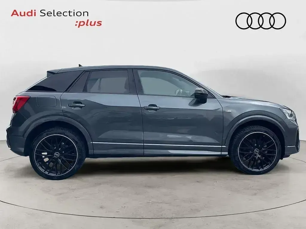 Usado Audi Q2 Black Edition 150 CV (110 kW) 2025 Gris SUV
