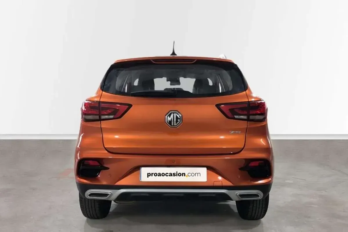 Usado MG ZS Luxury 106 CV (77 kW) 2023 Naranja SUV