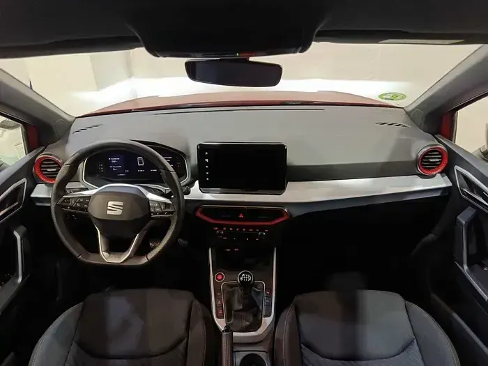 Usado Seat Arona FR 116 CV (85 kW) 2024 Rojo SUV