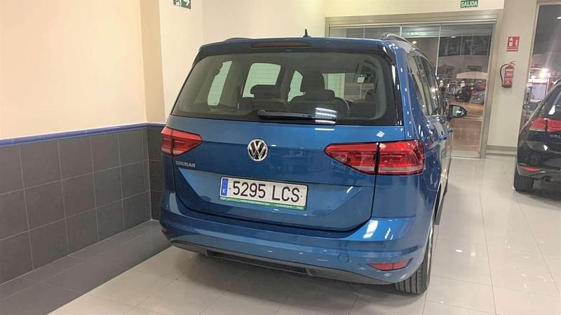 Usado VW Touran Advance 116 CV (85 kW) 2019 Azul Monovolumen
