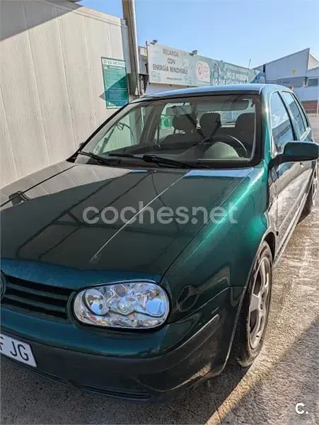 Usado VW Golf IV 110 CV (80 kW) 2001 Verde Berlina
