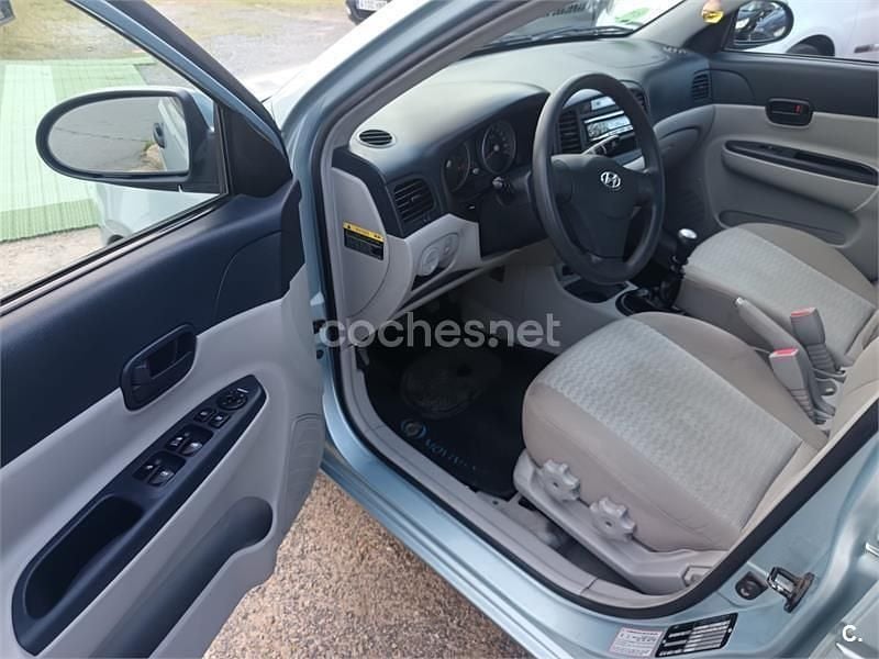 Usado Hyundai Accent 97 CV (71 kW) 2006 Blanco Berlina