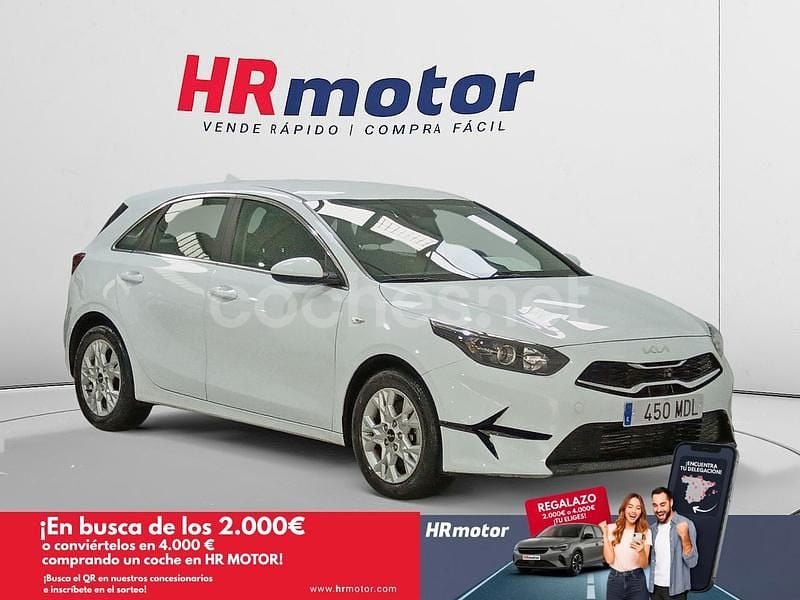 Blanco Usado 2023 Kia Ceed Berlina | 16.990 € (Precio justo) - Imagen 1/4