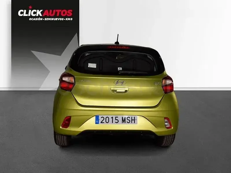 Usado Hyundai i10 63 CV (46 kW) 2024 Verde Utilitario