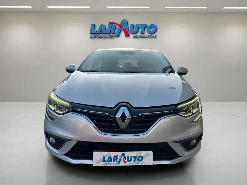 Usado Renault Mégane IV Bose Edition 110 CV (80 kW) 2017 Gris / plata Berlina