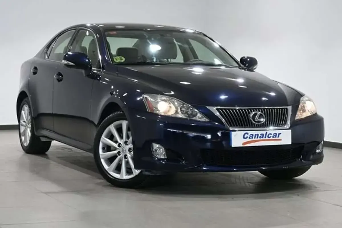Usado Lexus IS220d Luxury Line 177 CV (130 kW) 2010 Azul Berlina
