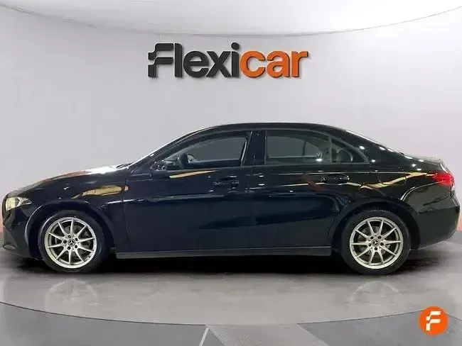 Usado Mercedes A180 116 CV (85 kW) 2019 Negro Berlina
