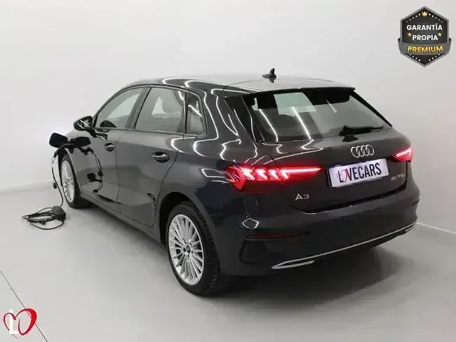 Usado Audi A3 e-tron Advanced Plus 204 CV (150 kW) 2021 Gris Utilitario