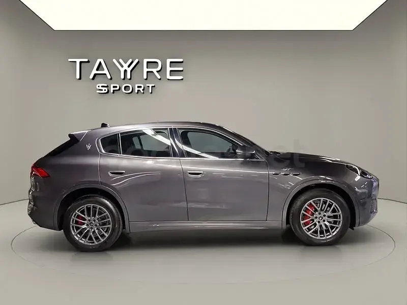 Usado Maserati Grecale GT 300 CV (220 kW) 2022 Gris SUV